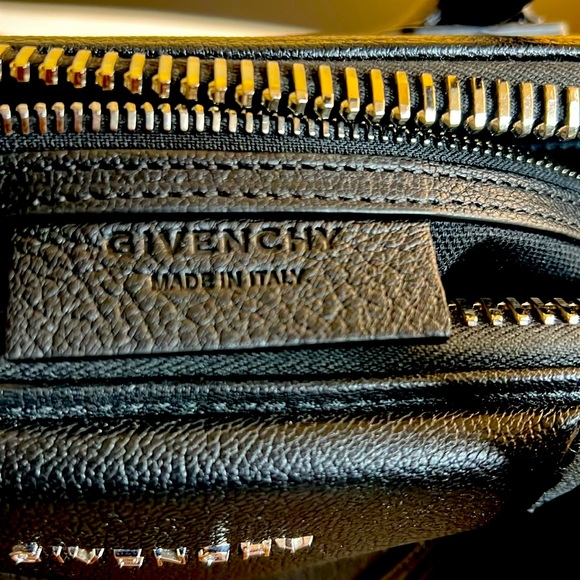 🔥 Givenchy Small Antigona Bag - Picture 8 of 9